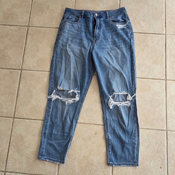 Women's size 12 American Eagle Mom Jeans comfort stretch waistband blue jeans - Picture 1 of 2